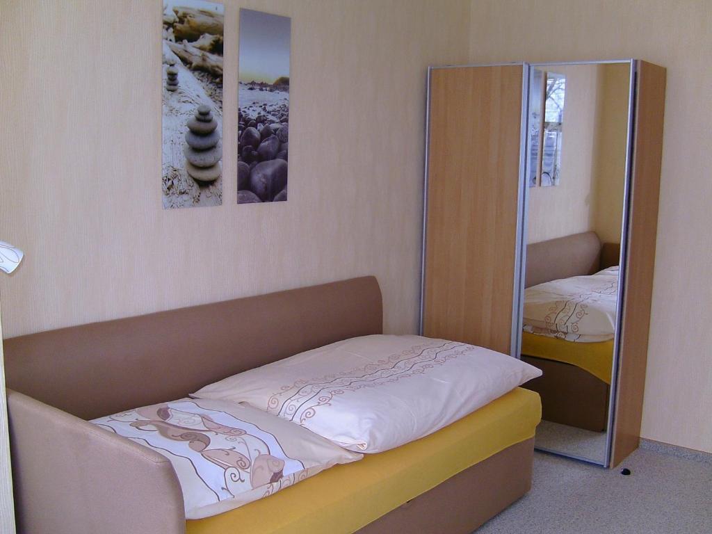 Single Room,28082147:JPEG